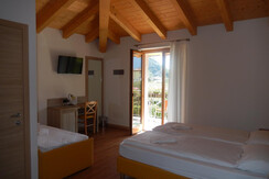 cameratripla2 cameratripla2