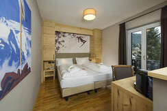 Camera 033 Camera 033