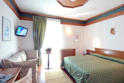 COMFORT ROOM 1 COMFORT ROOM 1