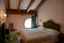 DSC_0006 (Large) DSC_0006 (Large)