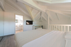 SOX_2230 (Large) SOX_2230 (Large)