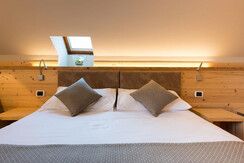 Hotel-Molveno-stanza charme vista sud (4) Hotel-Molveno-stanza charme vista sud (4)