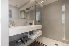 bathroom happy-min bathroom happy-min