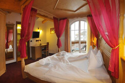 Camera standard baldacchino Camera standard baldacchino