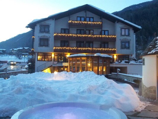 Hotel_ariston_esterno_inverno_