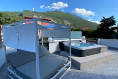 Solarium terrazze mit Jacuzzi Solarium terrazze mit Jacuzzi