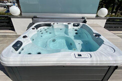 Jacuzzi Whirpool für 6 Personen Jacuzzi Whirpool für 6 Personen