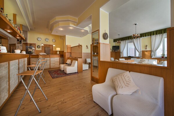 Hotel_aurora_monclassico_