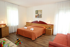 Camera classica 3-4 p Hotel Eden Andalo piccola Camera classica 3-4 p Hotel Eden Andalo piccola