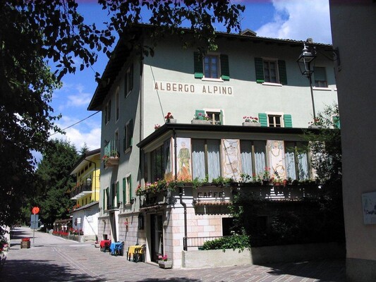 Hotel Garnì Alpino esterno
