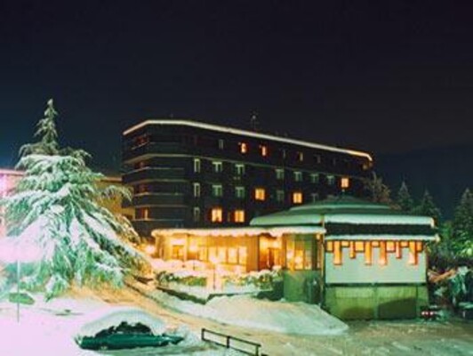 Hotel Henriette in notturna invernale