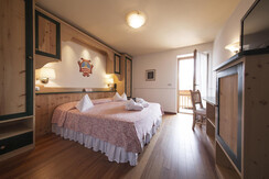 genziana  camera matrimoniale genziana  camera matrimoniale