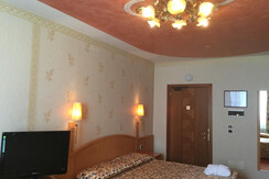 EBA26AEF-5453-4926-B263-0333C78B6A7A