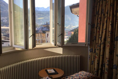 46EA48A7-52B9-4C26-94C3-B385C2D29F4E