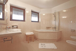 Hotel Maria Carano bagno camera Honeymoon
