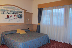 CAMERE (24) CAMERE (24)