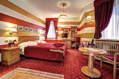 junior 208 junior 208