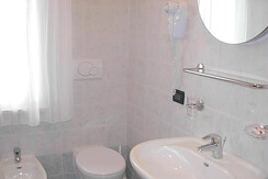 bagno trilocale hotel 23