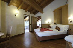 Deluxe bordeaux prospettiva verso soggiorno Deluxe bordeaux prospettiva verso soggiorno