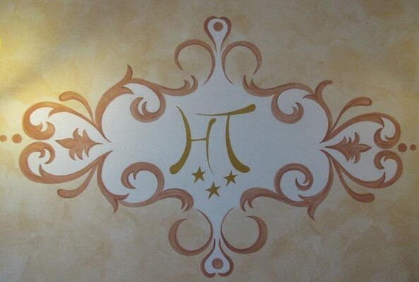 logo hotel trento