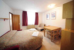 SOGGIORNO BILOCALE STANDARD ROSSO