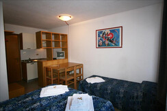 11 soggiorno monolocale con terzo letto 01