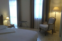 camera superior vista giardino 2