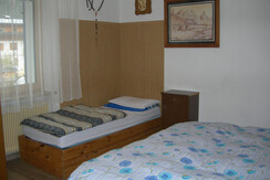 9 CAM A 3 LETTI CON BAGNETTO