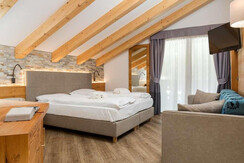 Lasties-02 Lasties-02