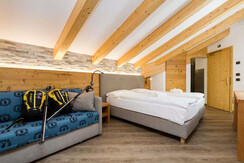 Lasties-03 Lasties-03