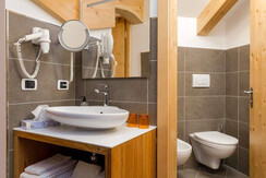 Lasties-04 Lasties-04