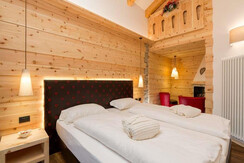 Romantic-Suite-05 Romantic-Suite-05