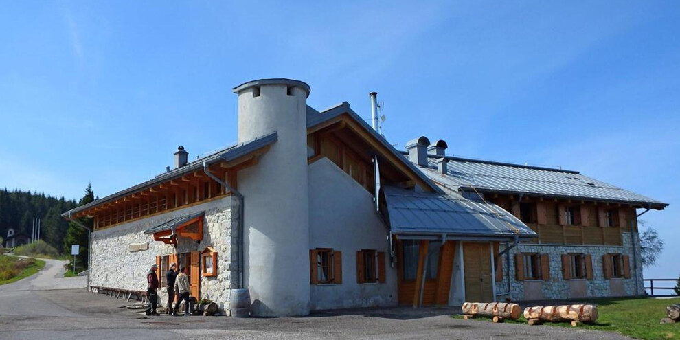 Rifugio Malga Zugna, Vallagarina
