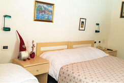 camera tripla camera tripla