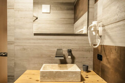 Camera 2 Bagno 01 Camera 2 Bagno 01