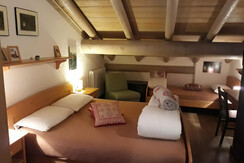 Camera mansardata Camera mansardata