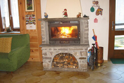 camino acceso alla baita màs del vènt camino acceso alla baita màs del vènt