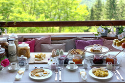 Breakfast table Breakfast table