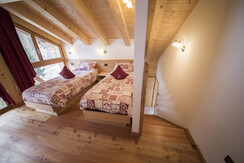 Helles Loft mit 2 Einzelbetten oder 1 Doppelbett Helles Loft mit 2 Einzelbetten oder 1 Doppelbett