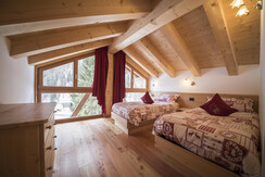 Wohnung  Rosa Canina: 2 Betten im grosses Dachboden Wohnung  Rosa Canina: 2 Betten im grosses Dachboden