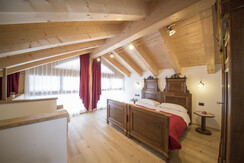 Helle und geräumige Suite Helle und geräumige Suite