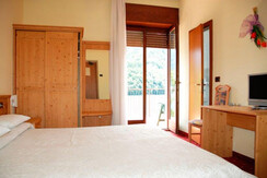 Stanza (1) Stanza (1)