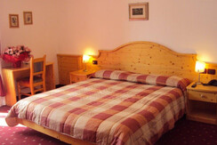 Stanza (2) Stanza (2)