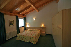 Hotel-Miramonto-Vigo_camera-doppia (4) Hotel-Miramonto-Vigo_camera-doppia (4)