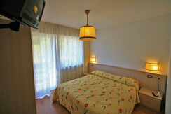 Hotel-Miramonto-Vigo_camera-doppia (2) Hotel-Miramonto-Vigo_camera-doppia (2)