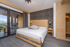 2205115_IMG_ICG 2205115_IMG_ICG