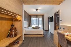 2205099_IMG_ICG 2205099_IMG_ICG