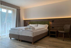 ajs_2021 (7) ajs_2021 (7)