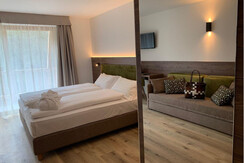 ajs_2021 (13) ajs_2021 (13)