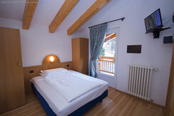 Hotel-Miravalle-Soraga_Camera-singola (1) Hotel-Miravalle-Soraga_Camera-singola (1)